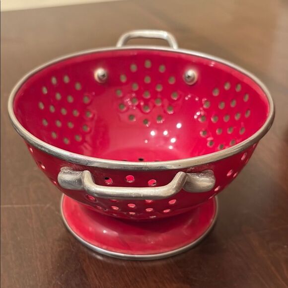 Small Red Metal Colander with Handles - Picture 2 of 6